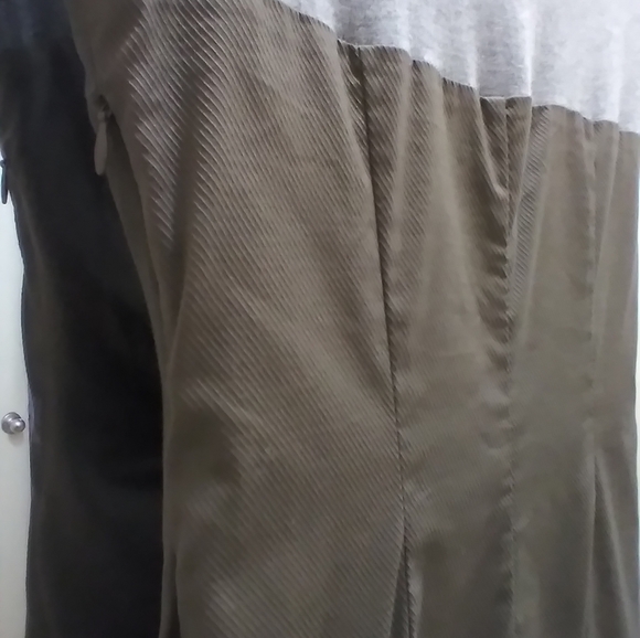 BCBG MAXAZRIA Dress, Size 04, Color Grey and Taupe - Picture 4 of 5